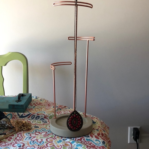 Bronze and red pendant necklace - Picture 2 of 3